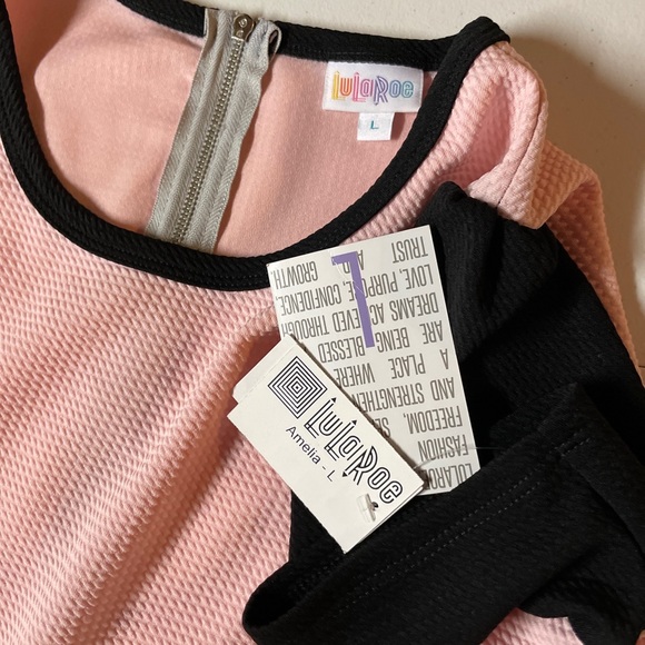 LuLaRoe Amelia Dress Womens Large Solid Black Pink Pockets Pleated Retro Style - Picture 11 of 12